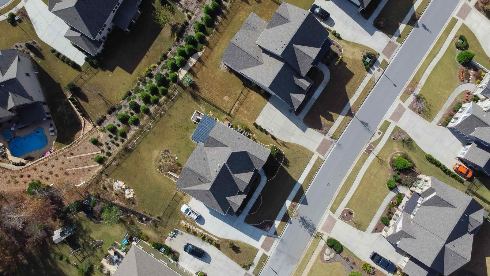 Aerial view of a residential neighborhood like the HOA communities we serve